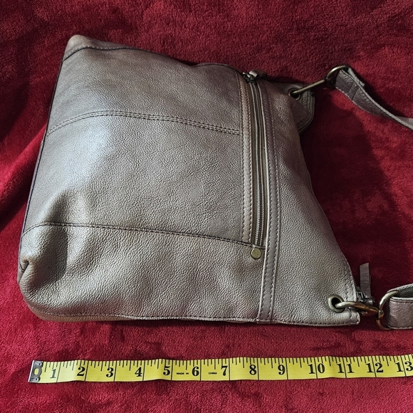 Fossil Brown Crossbody Bag with Adjustable Strap and Distressed Leather - Picture 6 of 13